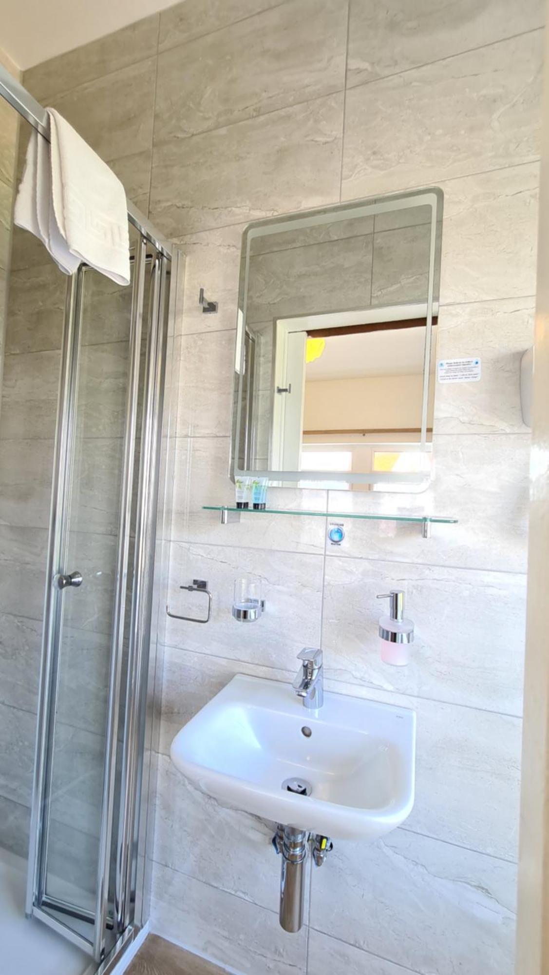 The Torland - Paignton Seafront - Free Parking, All Rooms En-Suite Экстерьер фото