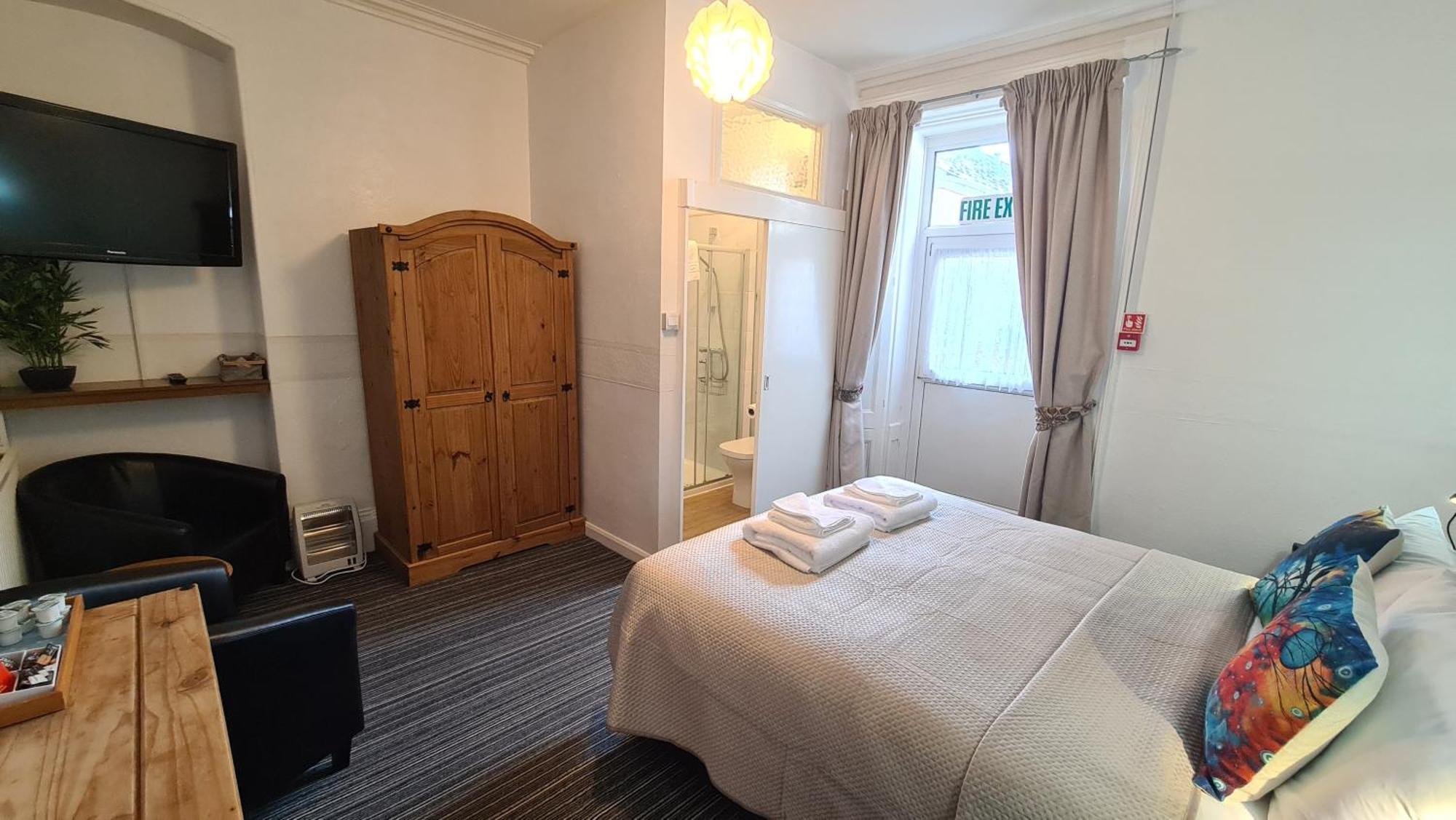 The Torland - Paignton Seafront - Free Parking, All Rooms En-Suite Экстерьер фото