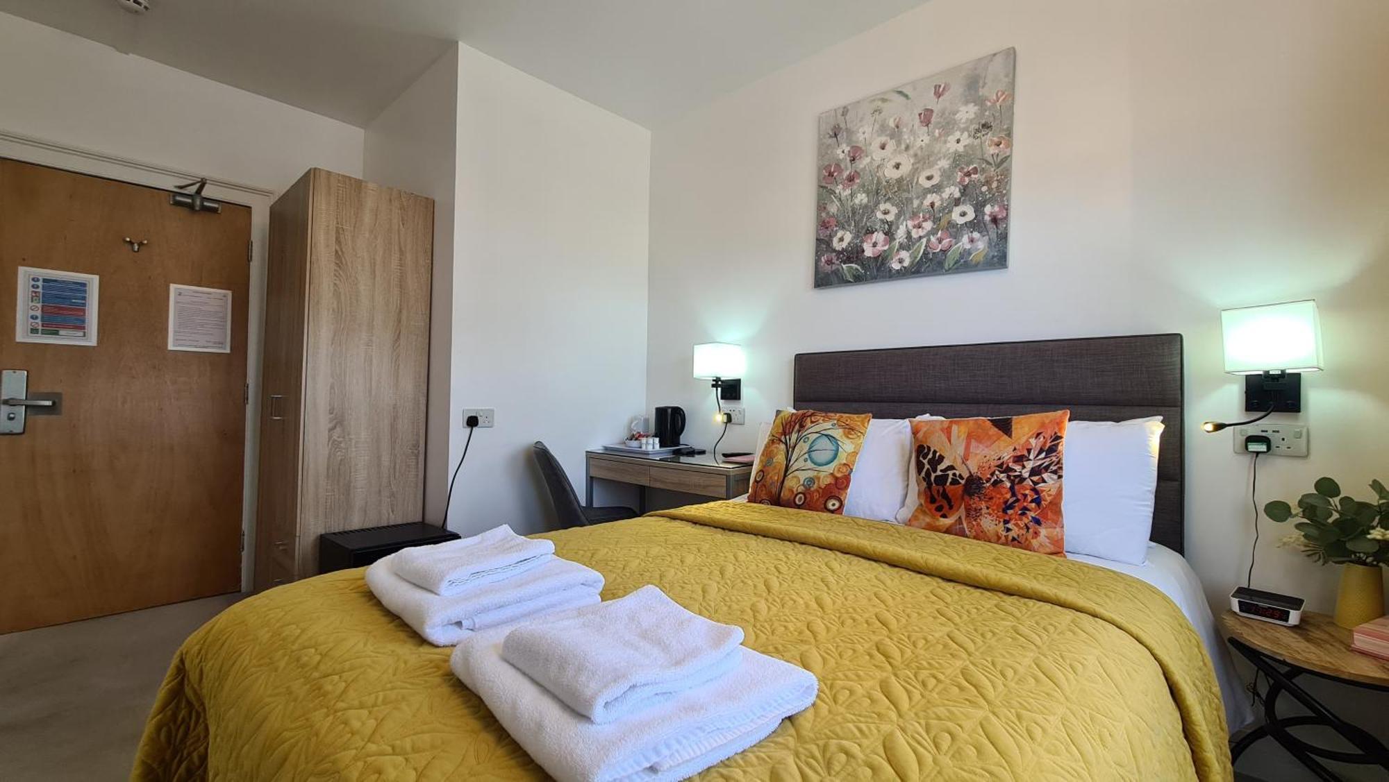 The Torland - Paignton Seafront - Free Parking, All Rooms En-Suite Экстерьер фото