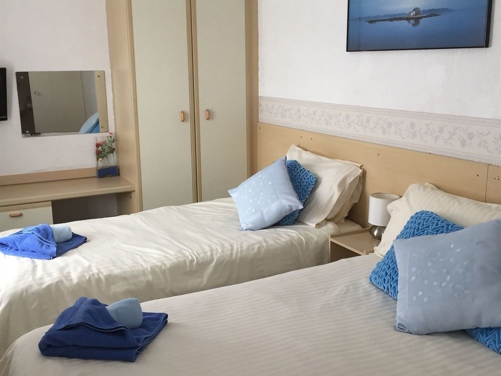 The Torland - Paignton Seafront - Free Parking, All Rooms En-Suite Экстерьер фото
